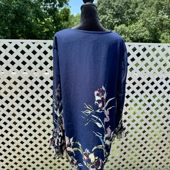 Chico's Birds of Paradise Blouse - Picture 2 of 4